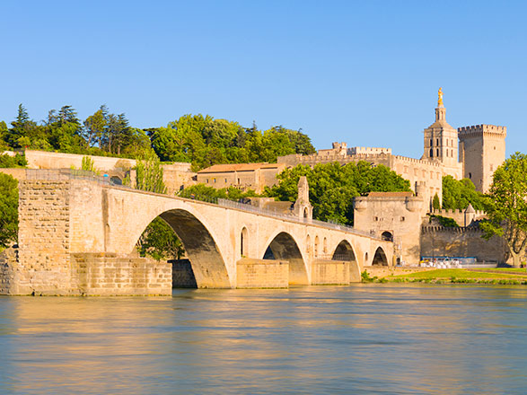 Escale AVIGNON - ARLES - MARTIGUES