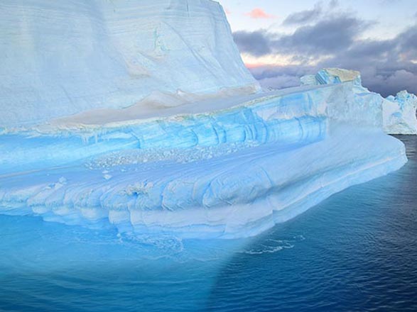 Escale Antarctique (Détroit Antarctic)