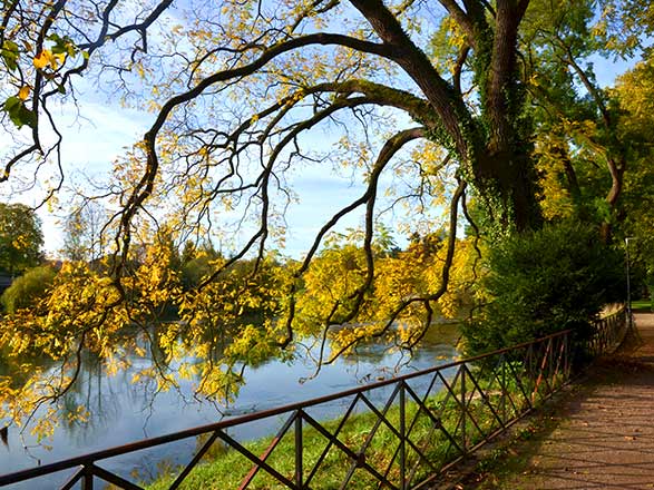 https://static.abcroisiere.com/images/fr/escales/escale,besançon-besançon_zoom,FR,BSN,38959.jpg