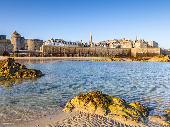 https://static.abcroisiere.com/images/fr/escales/escale,saint malo-saint malo_zoom,FR,SML,45995.jpg