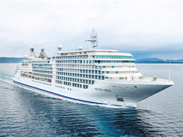 https://static.abcroisiere.com/images/fr/navires/navire,silver-moon_max,1436,510840.jpg