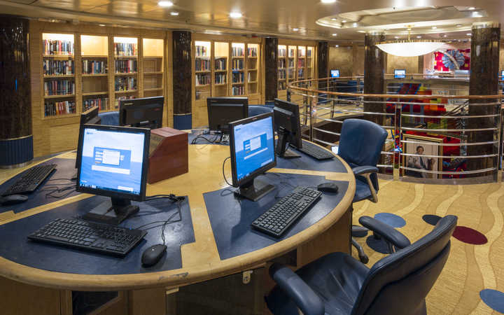 navire,voyager-of-the-seas_720x450,133,49006.jpg
