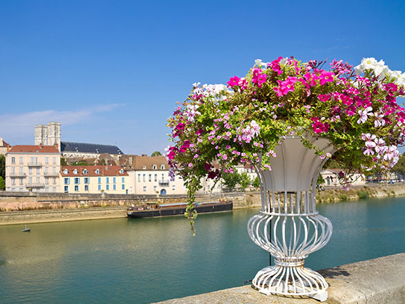 Escale Bourgogne (Chalon-sur-Saône)/ Mâcon