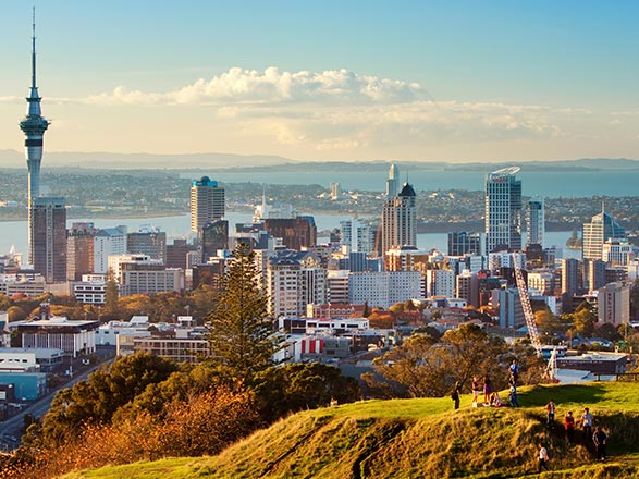 https://static.service-voyages.com/mobile/croisiere/images/fr/escales/escale,auckland-auckland_zoom,NZ,AKL,32834.jpg