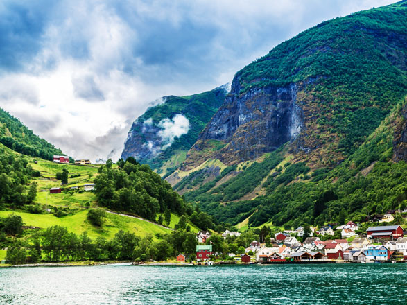 https://static.service-voyages.com/mobile/croisiere/images/fr/escales/escale,bergen-bergen_zoom,NO,BGO,33735.jpg