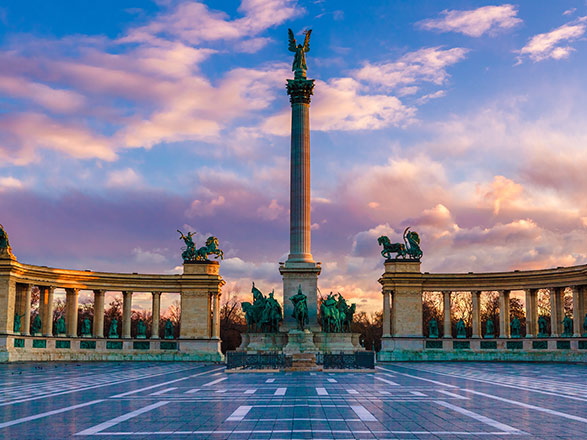 https://static.service-voyages.com/mobile/croisiere/images/fr/escales/escale,budapest-budapest_zoom,HU,BUD,35374.jpg