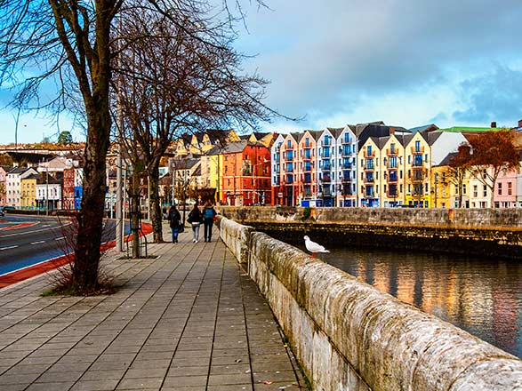 https://static.service-voyages.com/mobile/croisiere/images/fr/escales/escale,cork-cork_zoom,IE,ORK,38556.jpg