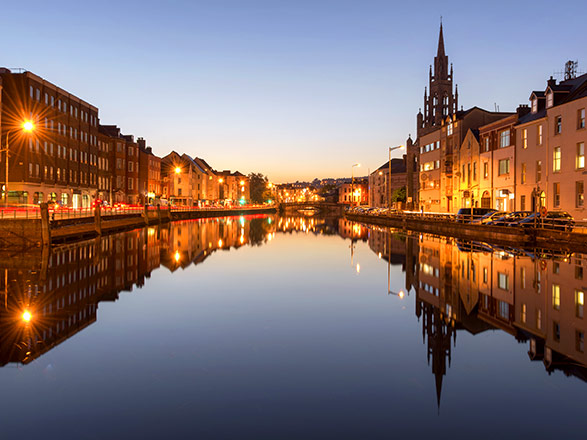 https://static.service-voyages.com/mobile/croisiere/images/fr/escales/escale,cork-cork_zoom,IE,ORK,38558.jpg