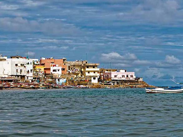 https://static.service-voyages.com/mobile/croisiere/images/fr/escales/escale,dakar-dakar_zoom,SN,DKR,516864.jpg
