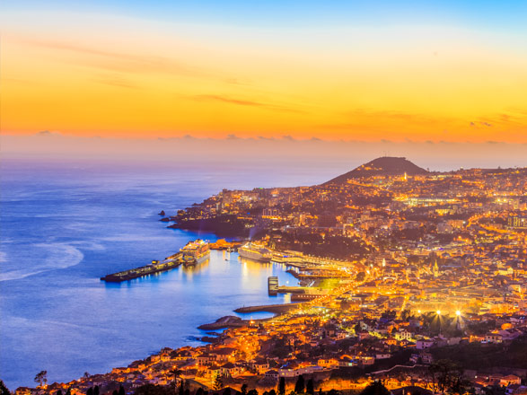 https://static.service-voyages.com/mobile/croisiere/images/fr/escales/escale,funchal-funchal_zoom,PT,FNC,67396.jpg