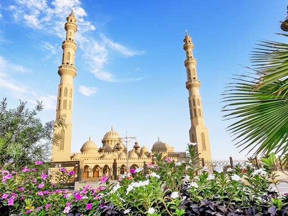https://static.service-voyages.com/mobile/croisiere/images/fr/escales/escale,hurghada-hurghada_zoom,EG,HRG,67406.jpg