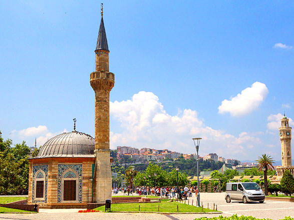 https://static.service-voyages.com/mobile/croisiere/images/fr/escales/escale,izmir-izmir_zoom,TR,IZM,36746.jpg