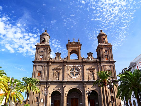 https://static.service-voyages.com/mobile/croisiere/images/fr/escales/escale,las palmas de gran canaria-las palmas de gran canaria_zoom,ES,LPA,38475.jpg