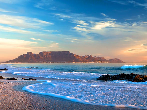 https://static.service-voyages.com/mobile/croisiere/images/fr/escales/escale,le cap-le cap_zoom,ZA,CPT,37951.jpg