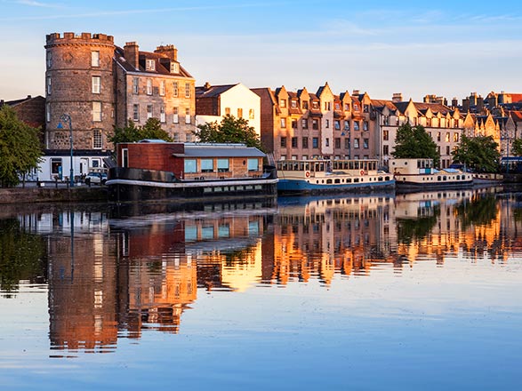 https://static.service-voyages.com/mobile/croisiere/images/fr/escales/escale,leith-leith_zoom,GB,LEI,38888.jpg