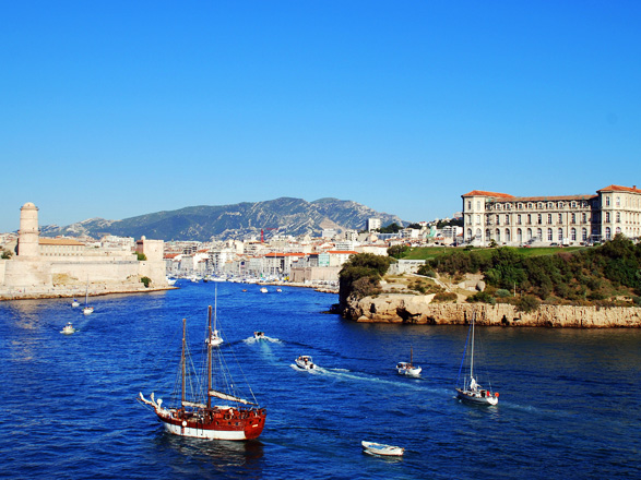 https://static.service-voyages.com/mobile/croisiere/images/fr/escales/escale,marseille-marseille_zoom,FR,MRS,32697.jpg