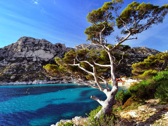 https://static.service-voyages.com/mobile/croisiere/images/fr/escales/escale,marseille-marseille_zoom,FR,MRS,524266.jpg