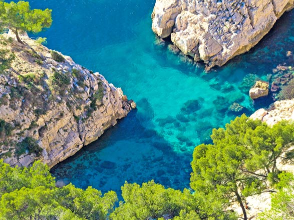 https://static.service-voyages.com/mobile/croisiere/images/fr/escales/escale,marseille-marseille_zoom,FR,MRS,544388.jpg