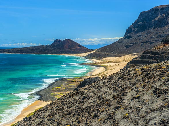 https://static.service-voyages.com/mobile/croisiere/images/fr/escales/escale,mindelo-mindelo_zoom,CV,MIN,35800.jpg