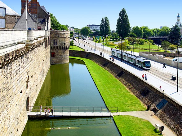 https://static.service-voyages.com/mobile/croisiere/images/fr/escales/escale,nantes-nantes_zoom,FR,NTE,37745.jpg