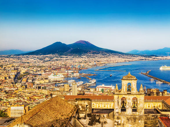 https://static.service-voyages.com/mobile/croisiere/images/fr/escales/escale,naples-naples_zoom,IT,NAP,517056.jpg