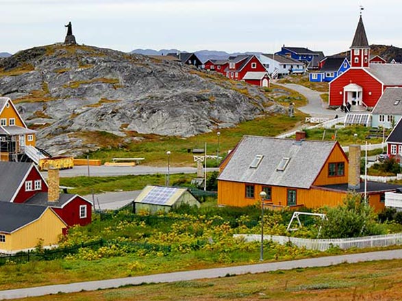 https://static.service-voyages.com/mobile/croisiere/images/fr/escales/escale,nuuk-nuuk_zoom,GL,GOH,66634.jpg