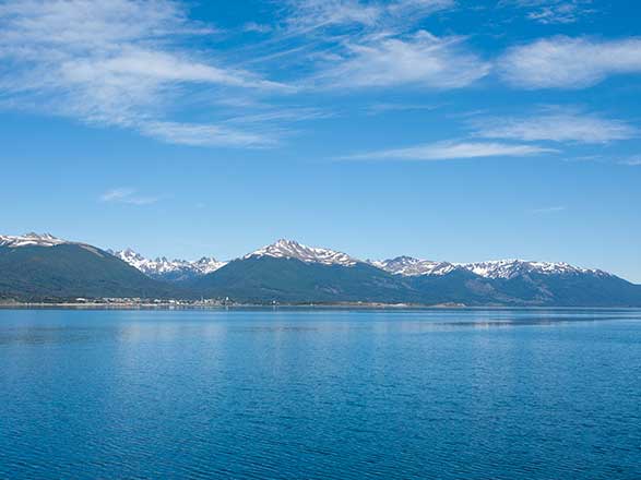 https://static.service-voyages.com/mobile/croisiere/images/fr/escales/escale,puerto williams-puerto williams_zoom,CL,WPU,522826.jpg