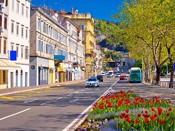 https://static.service-voyages.com/mobile/croisiere/images/fr/escales/escale,rijeka-rijeka_zoom,HR,RJK,38615.jpg