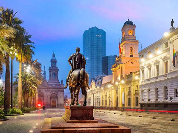 https://static.service-voyages.com/mobile/croisiere/images/fr/escales/escale,santiago du chili-santiago du chili_zoom,CL,SCL,73618.jpg