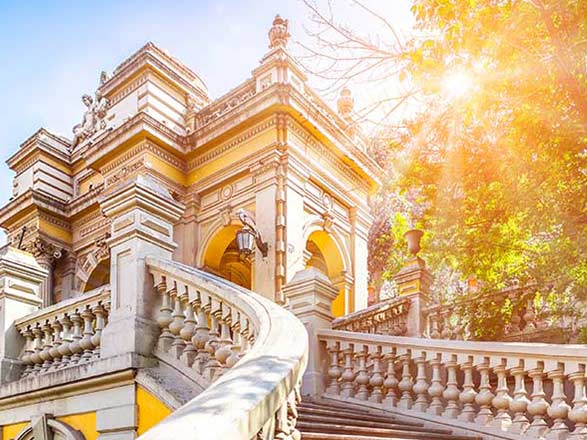 https://static.service-voyages.com/mobile/croisiere/images/fr/escales/escale,santiago du chili-santiago du chili_zoom,CL,SCL,73620.jpg