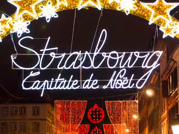 https://static.service-voyages.com/mobile/croisiere/images/fr/escales/escale,strasbourg-strasbourg_zoom,FR,SXB,546944.jpg
