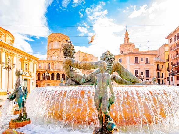 https://static.service-voyages.com/mobile/croisiere/images/fr/escales/escale,valence-valence_zoom,ES,VLC,544570.jpg