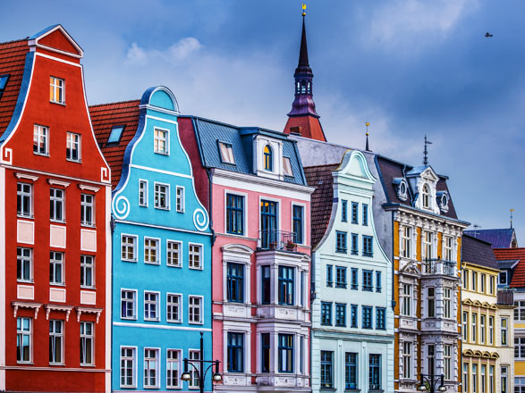 https://static.service-voyages.com/mobile/croisiere/images/fr/escales/escale,warnemünde-warnemünde_zoom,DE,WAR,39388.jpg