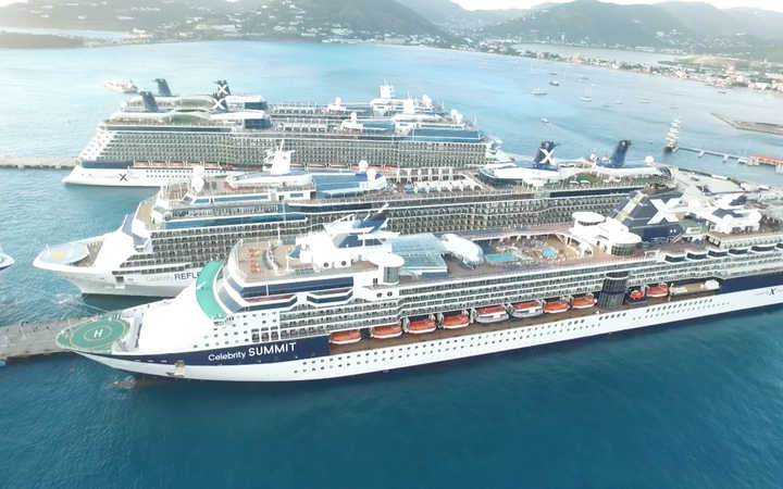 Navire Celebrity Reflection