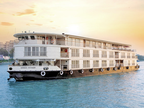 https://static.service-voyages.com/mobile/croisiere/images/fr/navires/navire,ganges-voyager_max,1409,68361.jpg