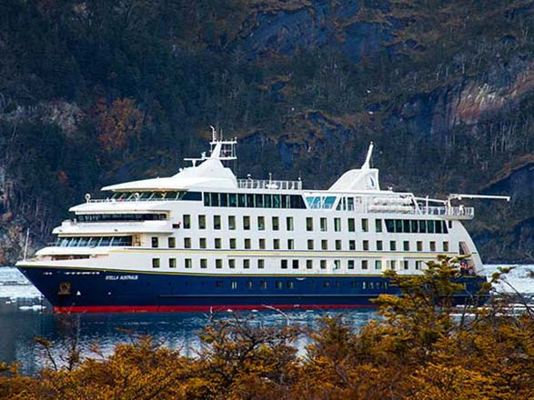 https://static.service-voyages.com/mobile/croisiere/images/fr/navires/navire,m/n-stella-australis_max,1275,72852.jpg