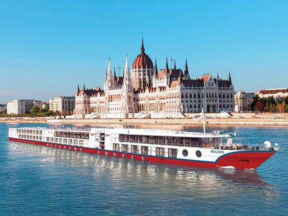 https://static.service-voyages.com/mobile/croisiere/images/fr/navires/navire,ms-bolero_max,1429,515260.jpg