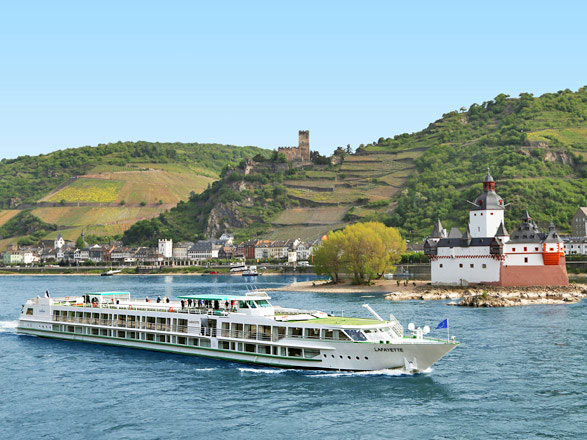 https://static.service-voyages.com/mobile/croisiere/images/fr/navires/navire,ms-lafayette-(ou-similaire)_max,1300,33512.jpg