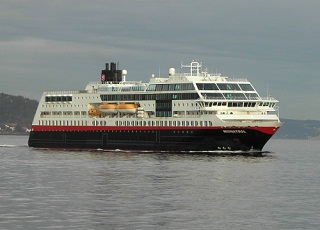 https://static.service-voyages.com/mobile/croisiere/images/fr/navires/navire,ms-midnatsol_max,1194,19719.jpg
