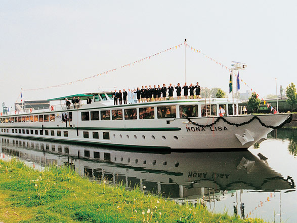 https://static.service-voyages.com/mobile/croisiere/images/fr/navires/navire,ms-mona-lisa-(ou-similaire)_max,1220,33582.jpg