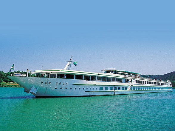 https://static.service-voyages.com/mobile/croisiere/images/fr/navires/navire,ms-van-gogh-(ou-similaire)_max,1215,33305.jpg