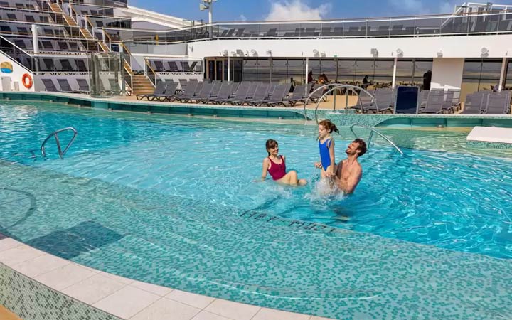 Navire MSC World Asia