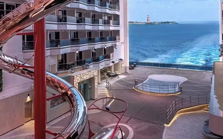 Navire MSC World Asia