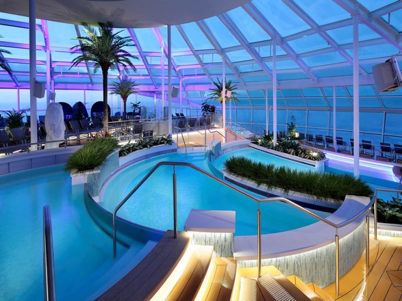 https://static.service-voyages.com/mobile/croisiere/images/fr/navires/navire,quantum-of-the-seas_max,1221,27551.jpg